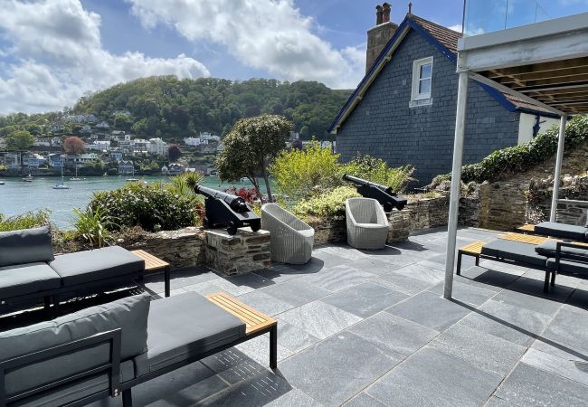 House in Kingswear - Two Guns - Stylish town house with stunning river views House in Kingswear - Two Guns - Stylish town house with stunning river views