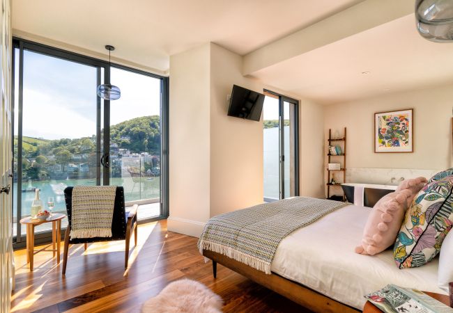House in Kingswear - Two Guns - Stylish town house with stunning river views House in Kingswear - Two Guns - Stylish town house with stunning river views