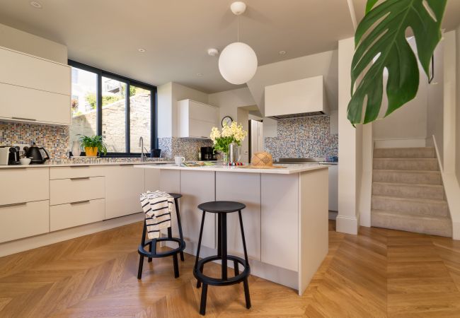 House in Kingswear - Two Guns - Stylish town house with stunning river views House in Kingswear - Two Guns - Stylish town house with stunning river views