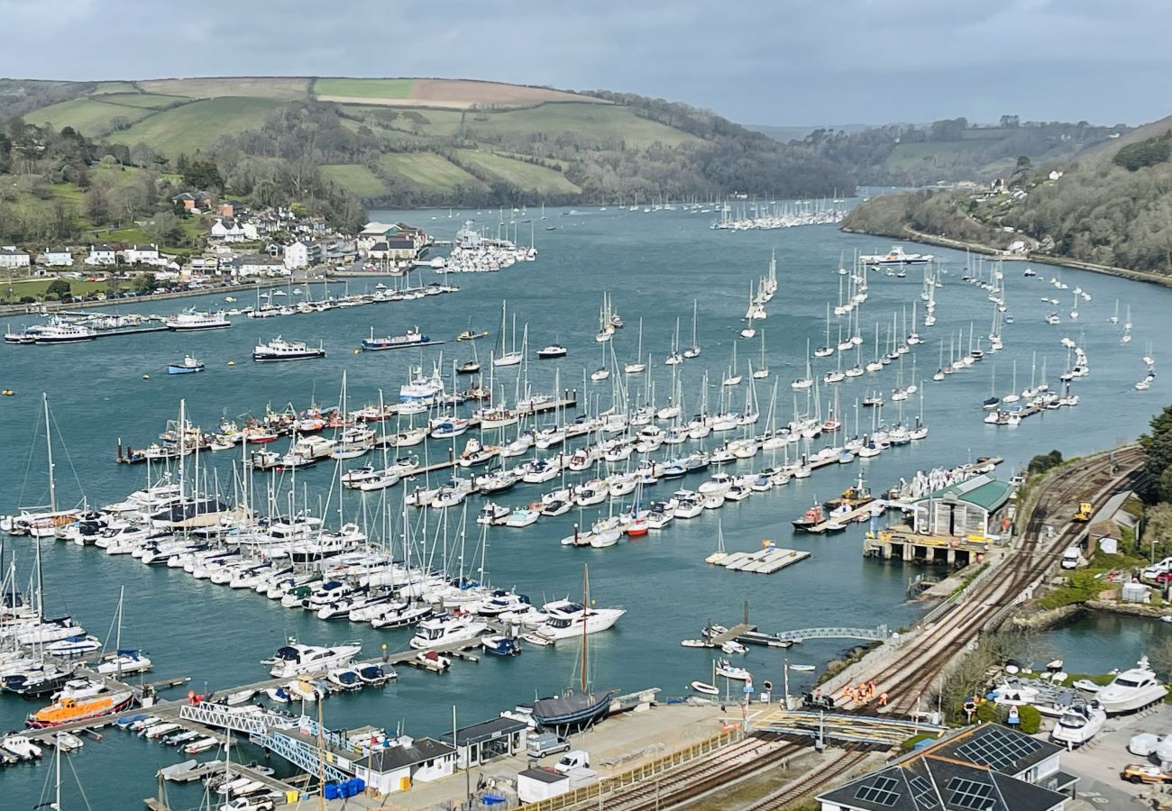 House in Kingswear - Two Guns - Stylish town house with stunning views
