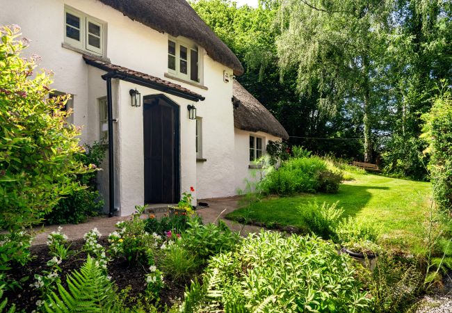 Cottage in Chagford - Weeke Brook - A 'quintessential' thatched cottage Cottage in Chagford - Weeke Brook - A 'quintessential' thatched cottage