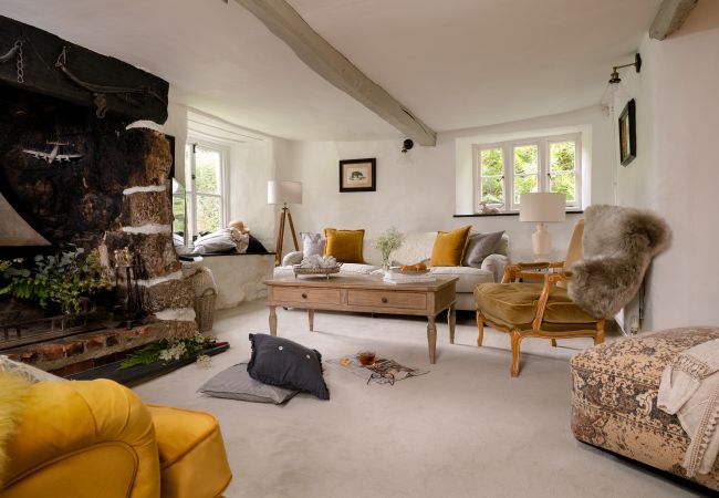 Cottage in Chagford - Weeke Brook - A 'quintessential' thatched cottage Cottage in Chagford - Weeke Brook - A 'quintessential' thatched cottage