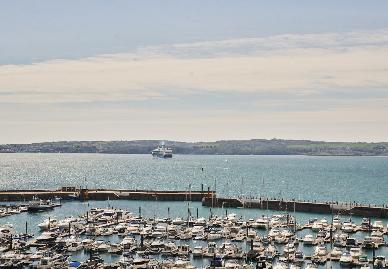 Apartment in Torquay - The Moorings - On Harbour with hot tub
