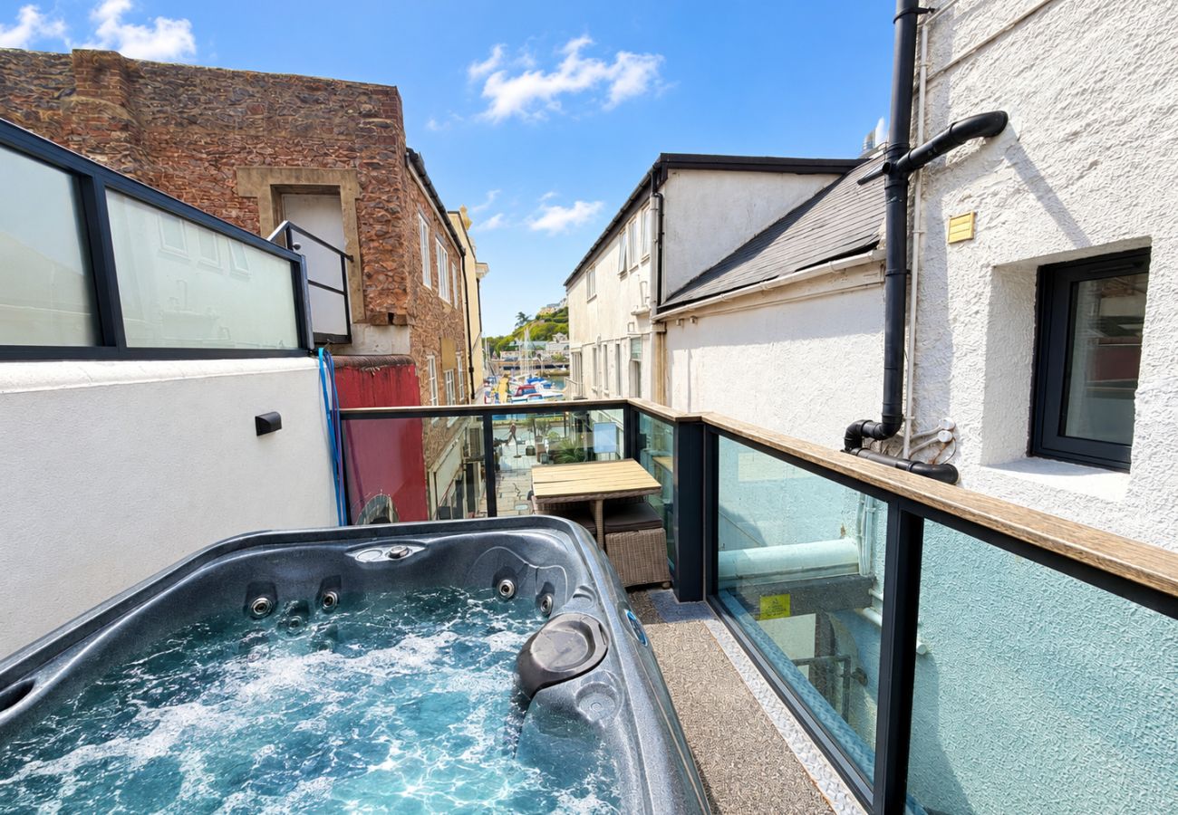 Apartment in Torquay - The Moorings - Harbourside with hot tub