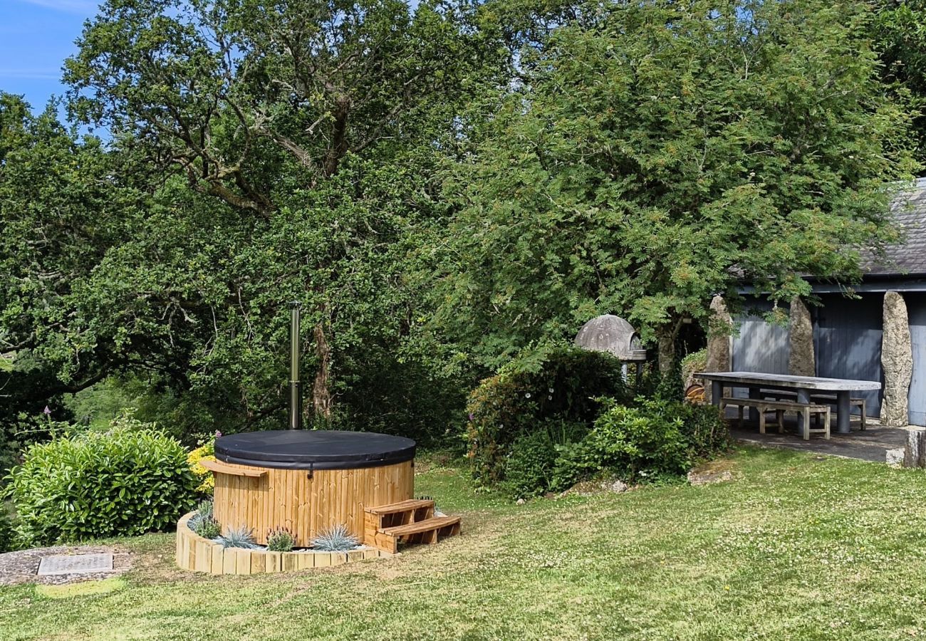 House in Lustleigh - Higher Mapstone – Luxury Dartmoor Retreat with Hot Tub, Speactular Views and Games Barn