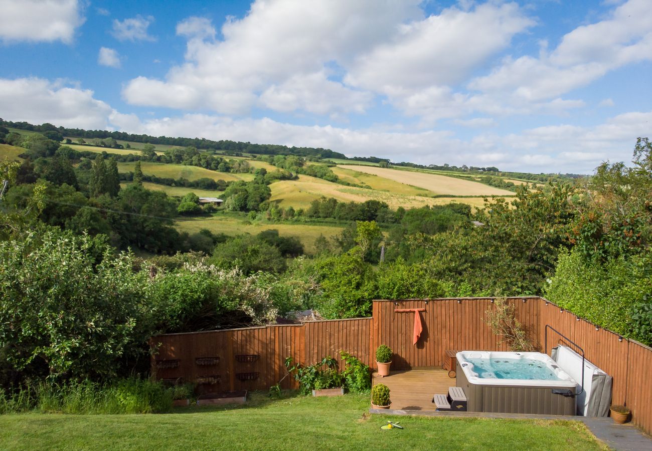 Cottage in Bishopsteignton - Haldon View - Characterful, country views, hot tub