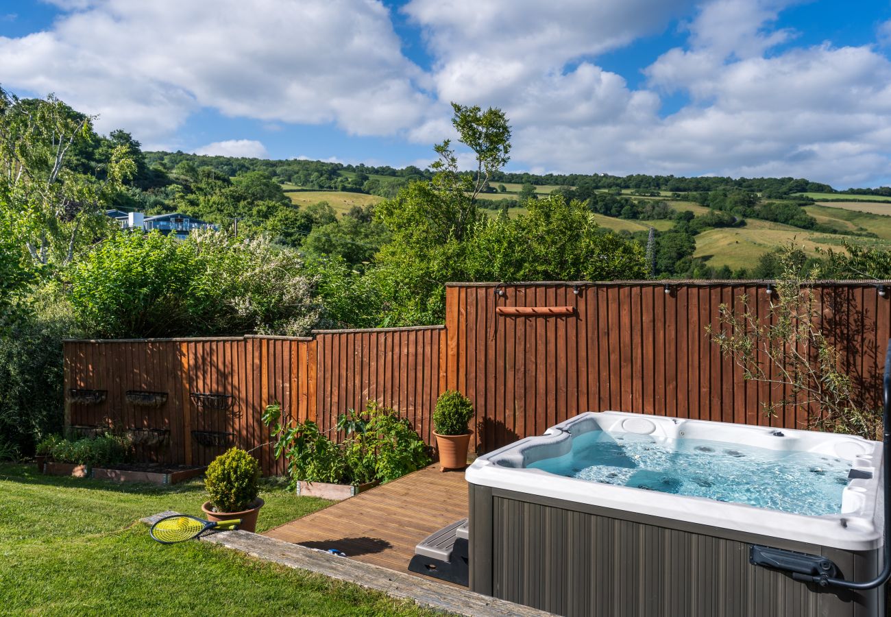 Cottage in Bishopsteignton - Haldon View - Characterful, country views, hot tub