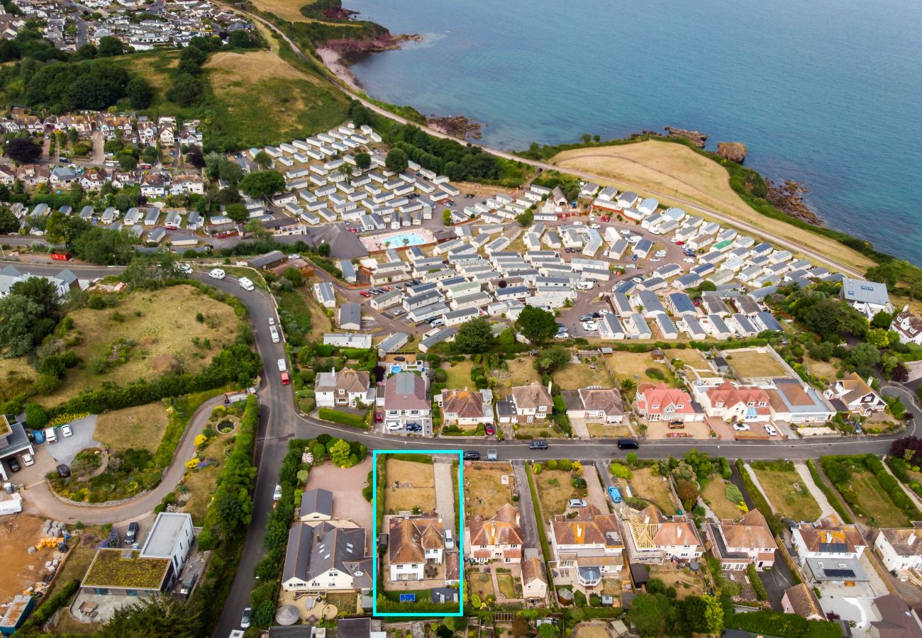 House in Paignton - Romany - A stones throw from the beach