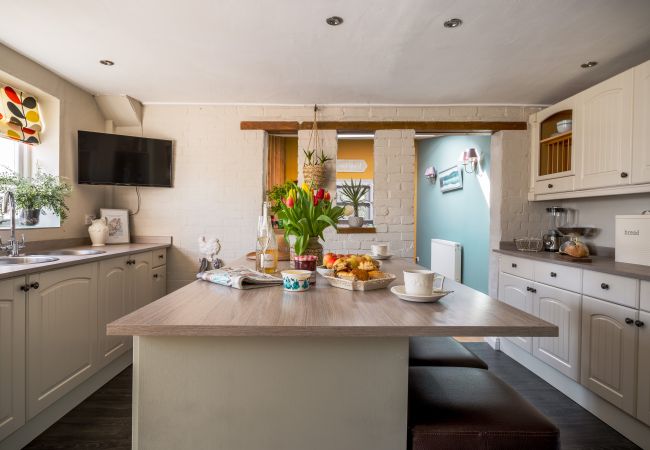 Cottage in Holcombe - The Cottage - Characterful, coastal with hot tub Cottage in Holcombe - The Cottage - Characterful, coastal with hot tub