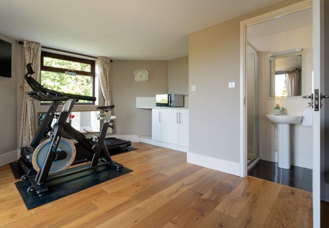 House in Paignton - The Spinney - Large home with hot tub, gym, amazing sea views House in Paignton - The Spinney - Large home with hot tub, gym, amazing sea views