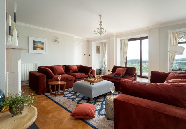 House in Paignton - The Spinney - Large home with hot tub, gym, amazing sea views House in Paignton - The Spinney - Large home with hot tub, gym, amazing sea views
