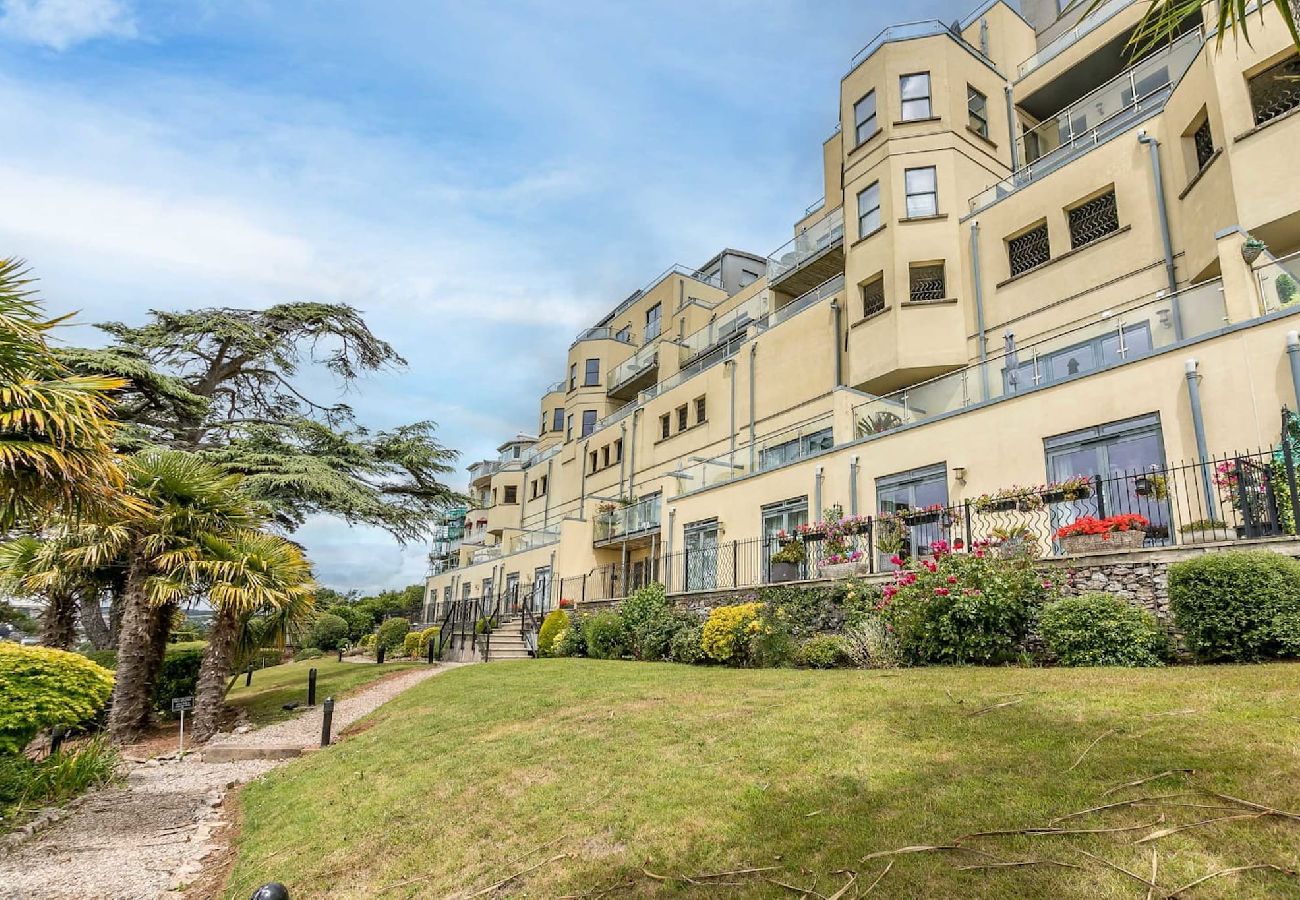 Apartment in Torquay - A7 Masts - Beach side, balcony, secure parking