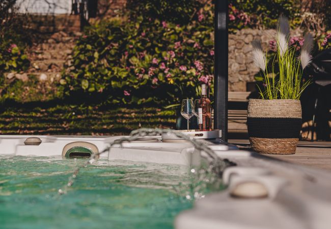 House in Bishopsteignton - The Curlews - Waterside, boutique home with 10 person spa House in Bishopsteignton - The Curlews - Waterside, boutique home with 10 person spa