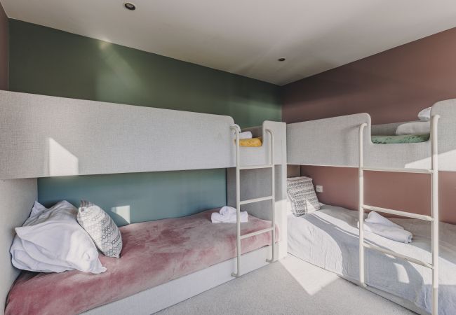 House in Bishopsteignton - The Curlews - Waterside, boutique home with 10 person spa House in Bishopsteignton - The Curlews - Waterside, boutique home with 10 person spa