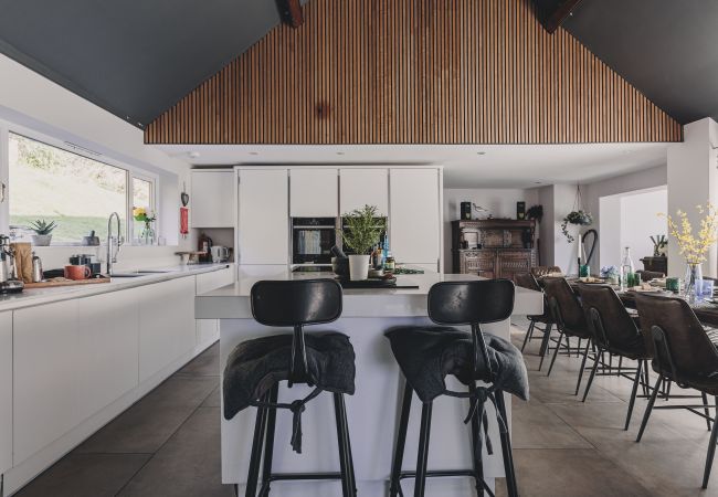 House in Bishopsteignton - The Curlews - Waterside, boutique home with 10 person spa House in Bishopsteignton - The Curlews - Waterside, boutique home with 10 person spa