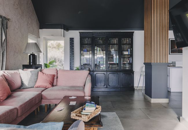 House in Bishopsteignton - The Curlews - Waterside, boutique home with 10 person spa House in Bishopsteignton - The Curlews - Waterside, boutique home with 10 person spa