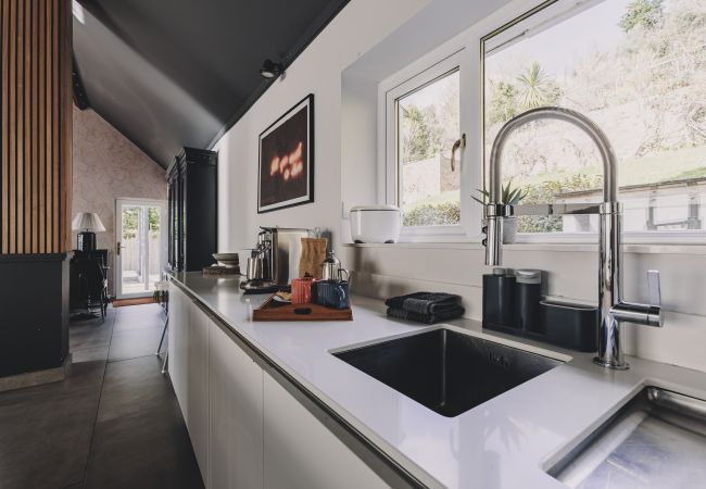 House in Bishopsteignton - The Curlews - Waterside, boutique home with 10 person spa House in Bishopsteignton - The Curlews - Waterside, boutique home with 10 person spa