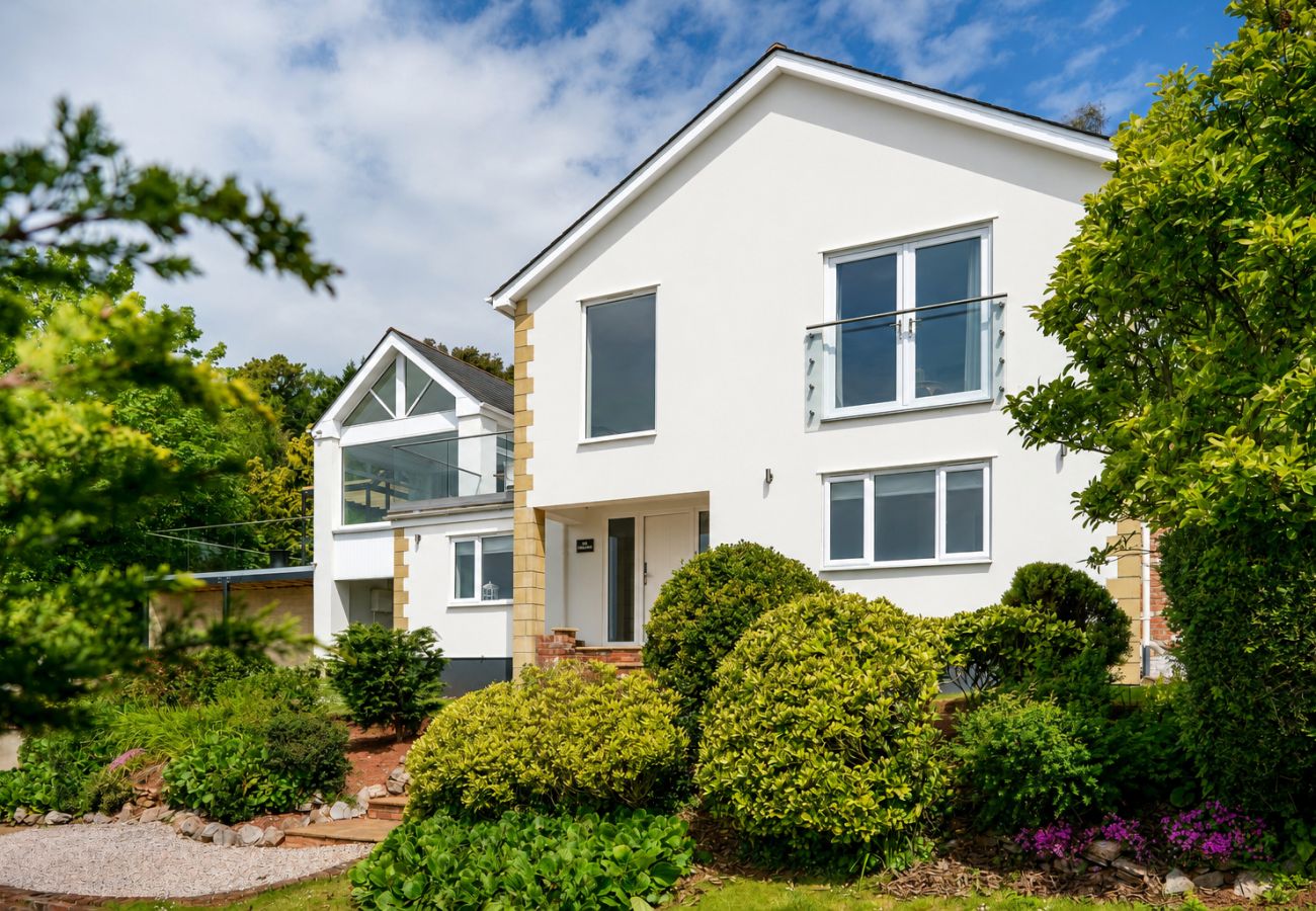 House in Bishopsteignton - The Curlews - Waterside, boutique home with 10 person spa