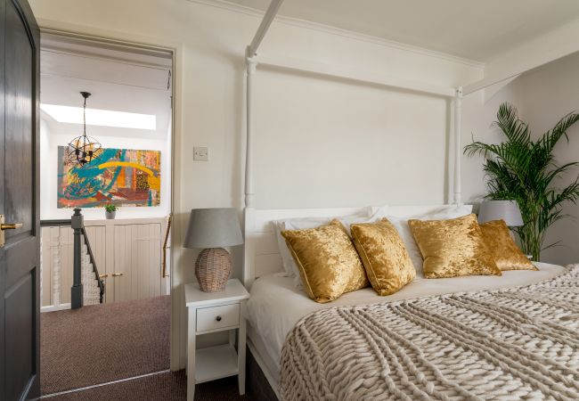 Apartment in Teignmouth - The Crab Shack - directly on beach, private balconies Apartment in Teignmouth - The Crab Shack - directly on beach, private balconies
