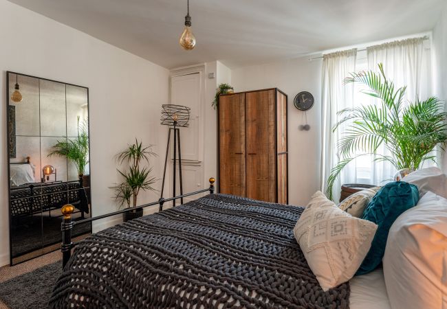 Apartment in Teignmouth - The Crab Shack - directly on beach, private balconies Apartment in Teignmouth - The Crab Shack - directly on beach, private balconies