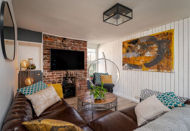 Apartment in Teignmouth - The Crab Shack - directly on beach, private balconies Apartment in Teignmouth - The Crab Shack - directly on beach, private balconies