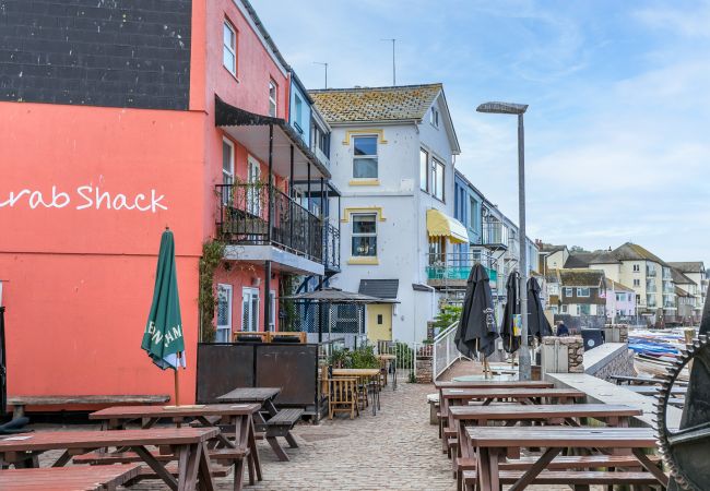 Apartment in Teignmouth - The Crab Shack - directly on beach, private balconies Apartment in Teignmouth - The Crab Shack - directly on beach, private balconies