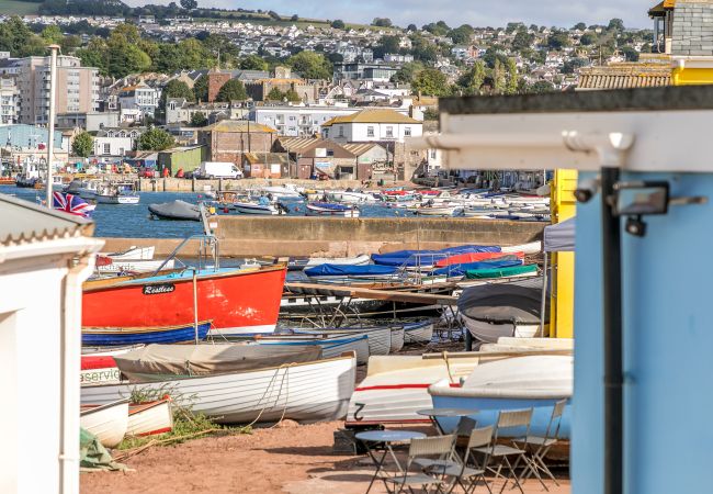 Apartment in Teignmouth - The Crab Shack - directly on beach, private balconies Apartment in Teignmouth - The Crab Shack - directly on beach, private balconies
