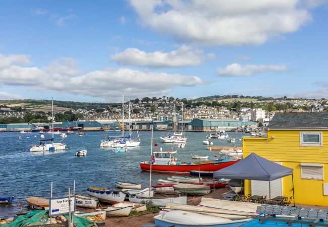 Apartment in Teignmouth - The Crab Shack - directly on beach, private balconies Apartment in Teignmouth - The Crab Shack - directly on beach, private balconies