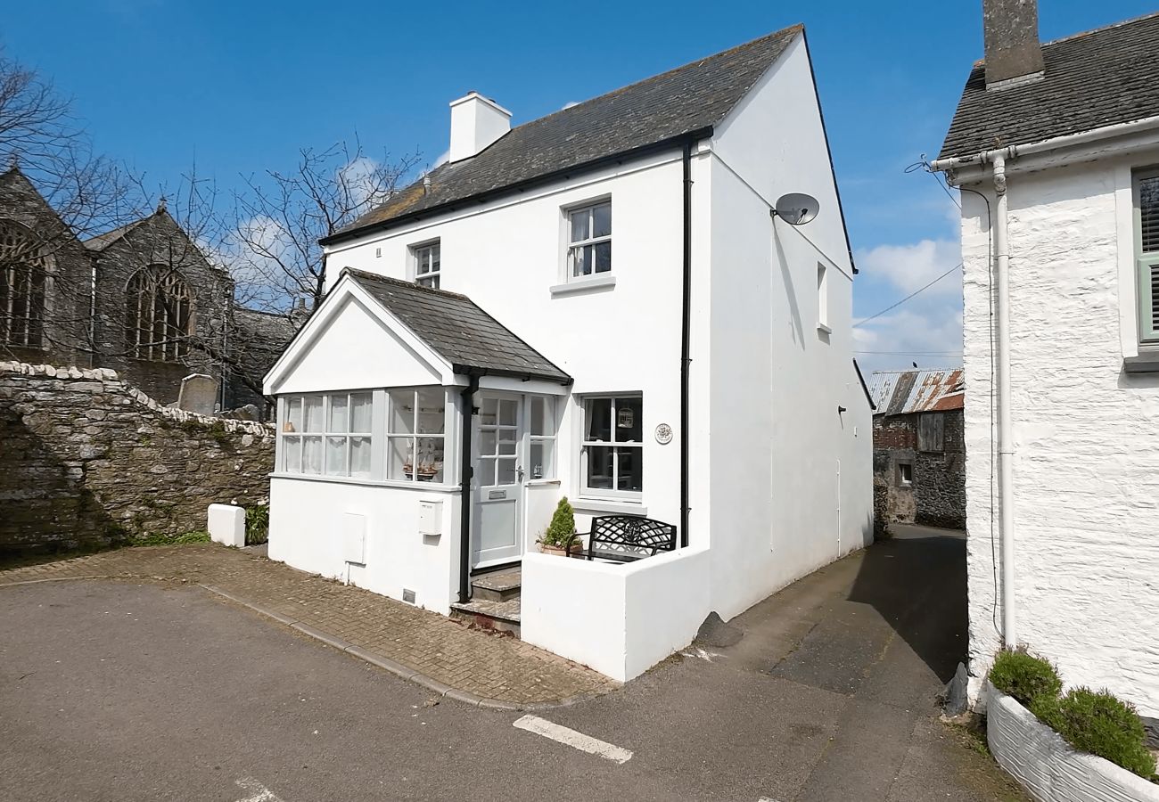 Cottage in Salcombe - Pippin Cottage - Character Cottage with the spirit of the sea