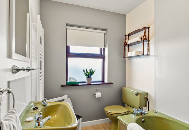 House in Ballyconneely - Flaherty Cottage, Cosy relaxing cottage with views House in Ballyconneely - Flaherty Cottage, Cosy relaxing cottage with views