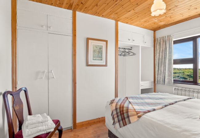 House in Ballyconneely - Flaherty Cottage, Cosy relaxing cottage with views House in Ballyconneely - Flaherty Cottage, Cosy relaxing cottage with views