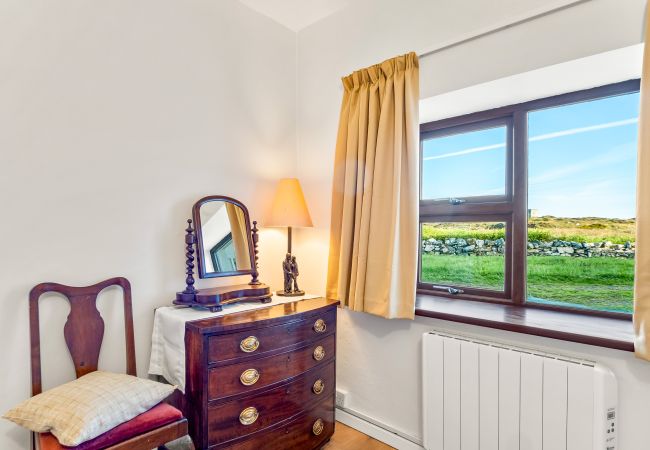 House in Ballyconneely - Flaherty Cottage, Cosy relaxing cottage with views House in Ballyconneely - Flaherty Cottage, Cosy relaxing cottage with views