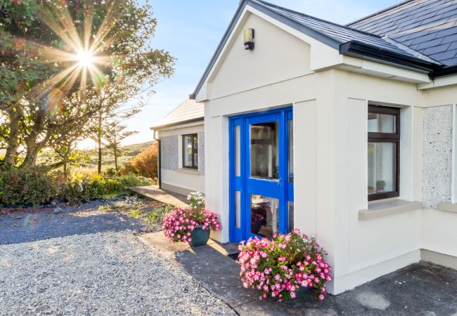 House in Ballyconneely - Flaherty Cottage, Cosy relaxing cottage with views House in Ballyconneely - Flaherty Cottage, Cosy relaxing cottage with views