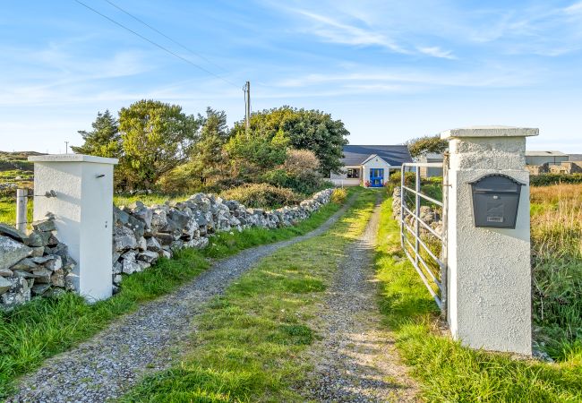 House in Ballyconneely - Flaherty Cottage, Cosy relaxing cottage with views House in Ballyconneely - Flaherty Cottage, Cosy relaxing cottage with views