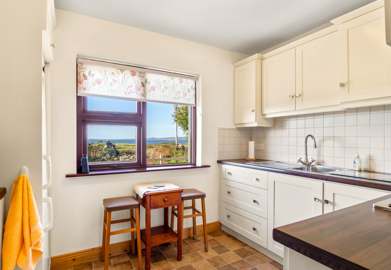 House in Ballyconneely - Flaherty Cottage, Cosy relaxing cottage with views