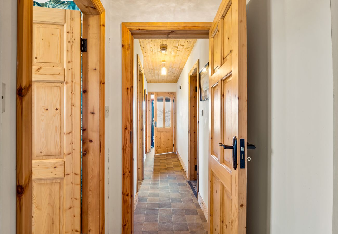 House in Ballyconneely - Flaherty Cottage, Cosy relaxing cottage with views