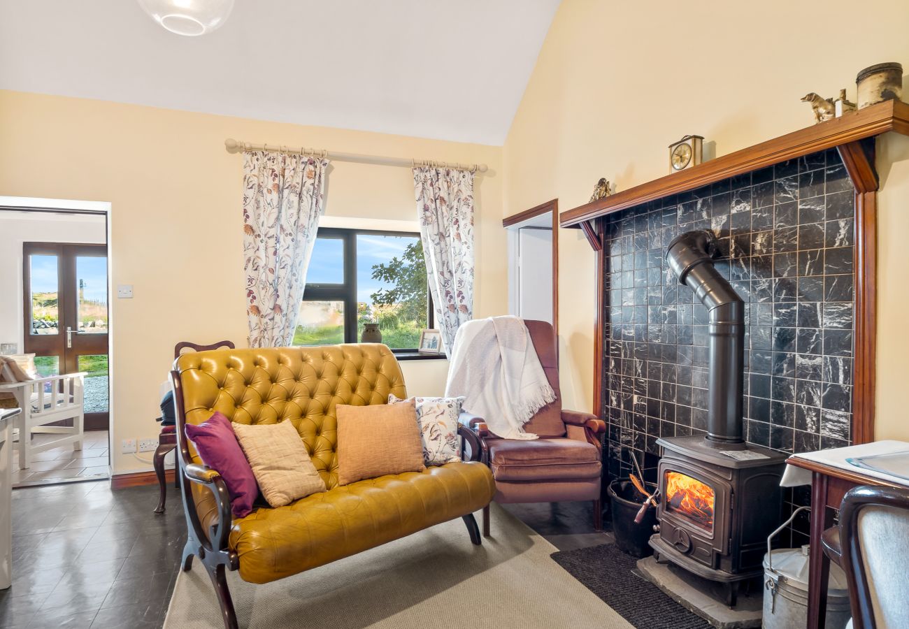 House in Ballyconneely - Flaherty Cottage, Cosy relaxing cottage with views