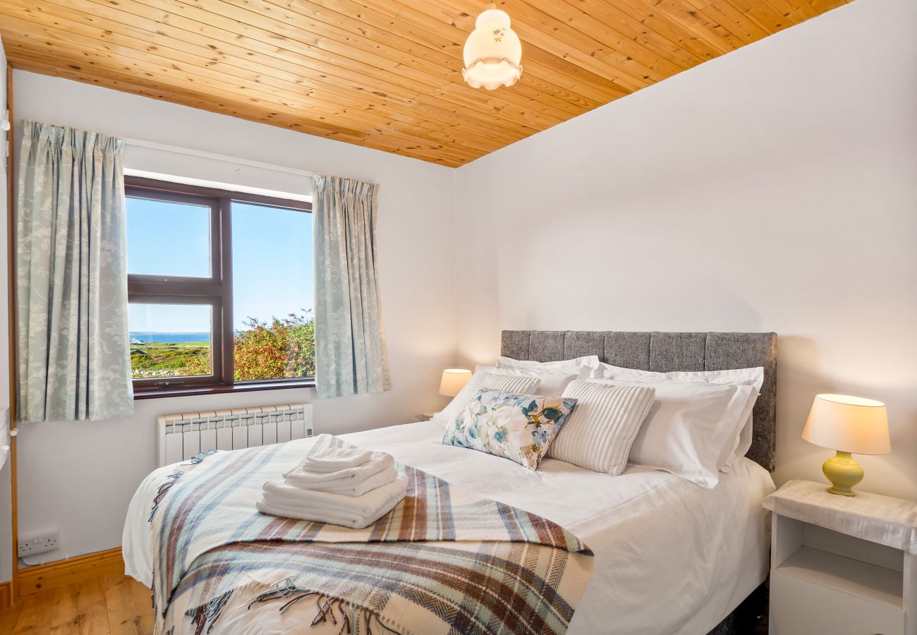 House in Ballyconneely - Flaherty Cottage, Cosy relaxing cottage with views