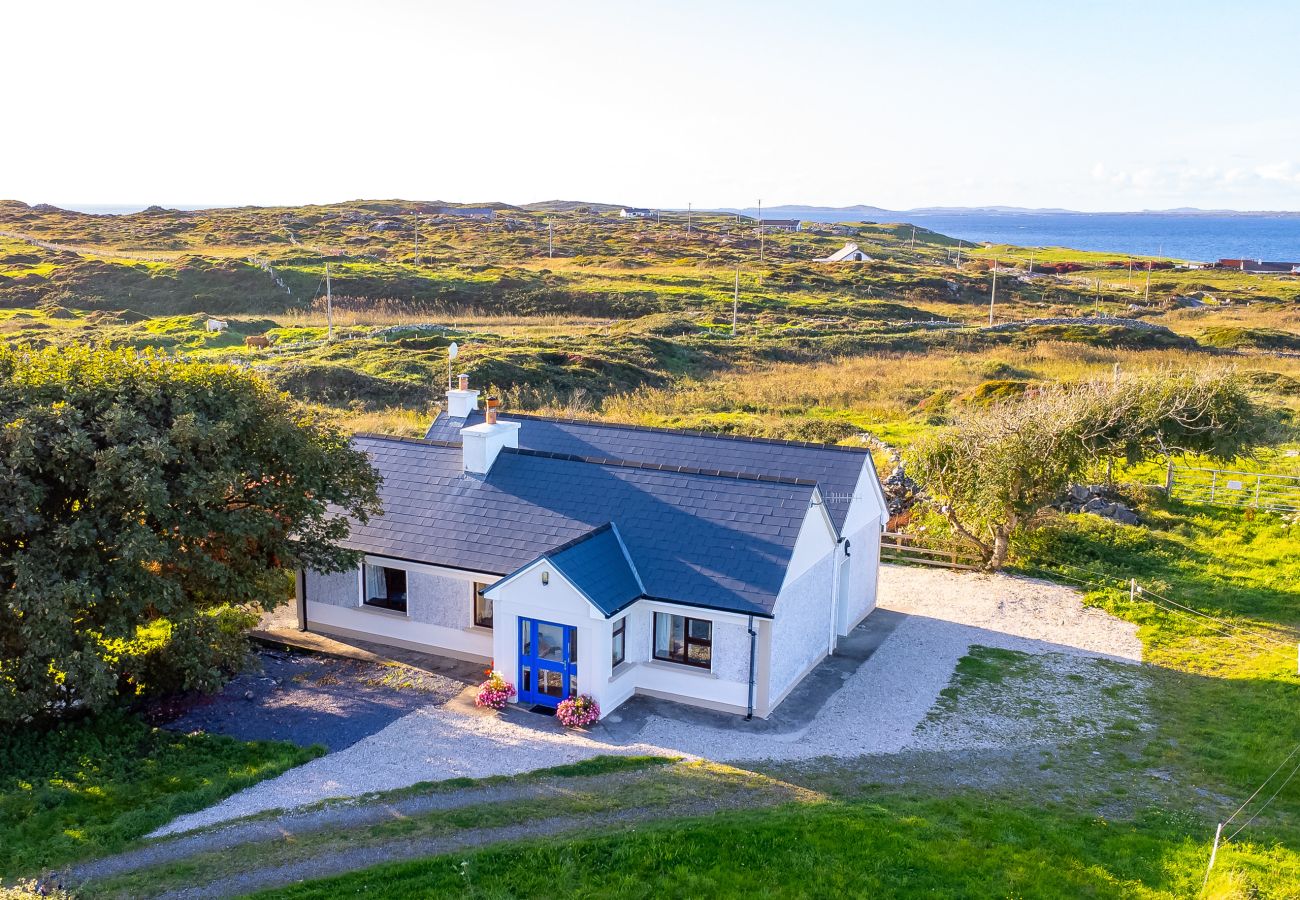 House in Ballyconneely - Flaherty Cottage, Cosy relaxing cottage with views
