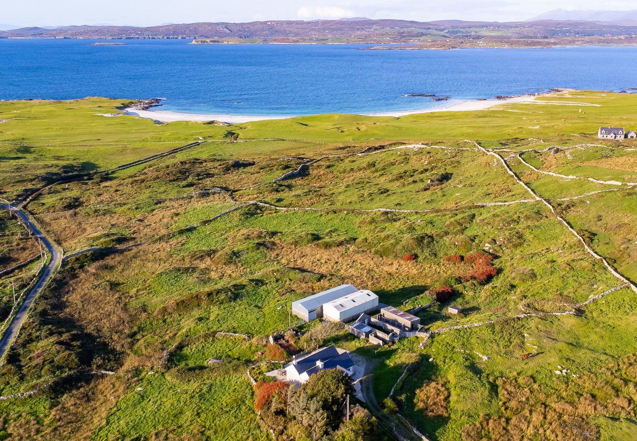 House in Ballyconneely - Flaherty Cottage, Cosy relaxing cottage with views