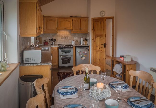 House in Clifden - Errislannan Stone Cottage offers plenty of space and fabulous views.  House in Clifden - Errislannan Stone Cottage offers plenty of space and fabulous views.