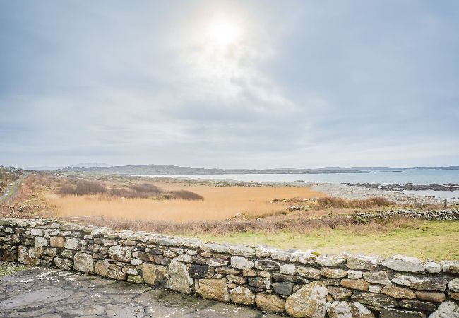 House in Clifden - Errislannan Stone Cottage offers plenty of space and fabulous views.  House in Clifden - Errislannan Stone Cottage offers plenty of space and fabulous views.
