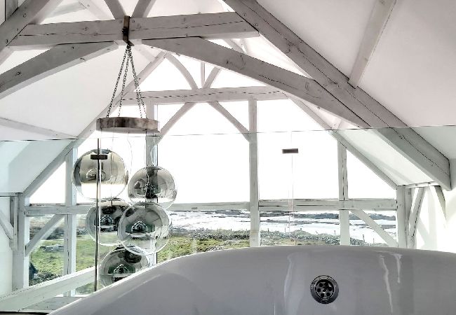 House in Ballyconneely - Doleen Quay House is a luxurious beach holiday home  House in Ballyconneely - Doleen Quay House is a luxurious beach holiday home