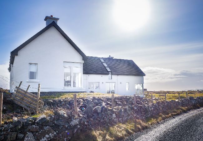 House in Ballyconneely - Doleen Quay House is a luxurious beach holiday home  House in Ballyconneely - Doleen Quay House is a luxurious beach holiday home