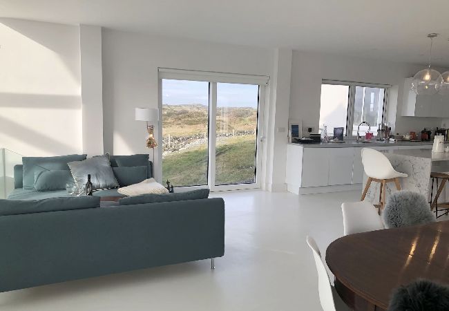 House in Ballyconneely - Doleen Quay House is a luxurious beach holiday home  House in Ballyconneely - Doleen Quay House is a luxurious beach holiday home