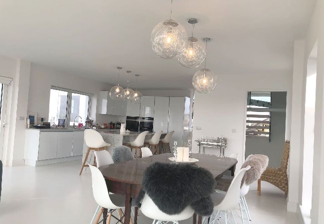 House in Ballyconneely - Doleen Quay House is a luxurious beach holiday home  House in Ballyconneely - Doleen Quay House is a luxurious beach holiday home