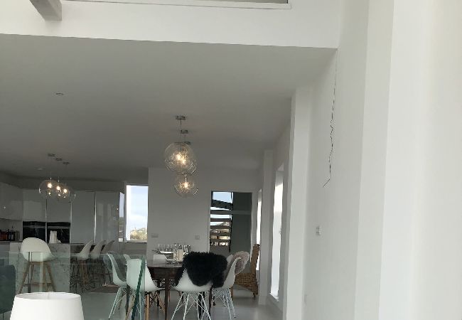 House in Ballyconneely - Doleen Quay House is a luxurious beach holiday home  House in Ballyconneely - Doleen Quay House is a luxurious beach holiday home