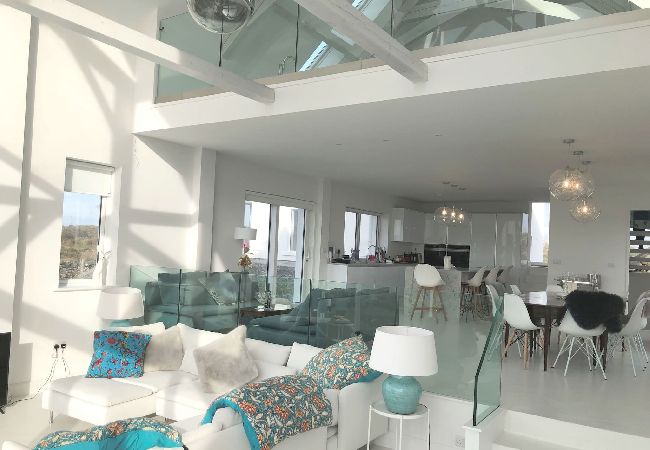 House in Ballyconneely - Doleen Quay House is a luxurious beach holiday home  House in Ballyconneely - Doleen Quay House is a luxurious beach holiday home