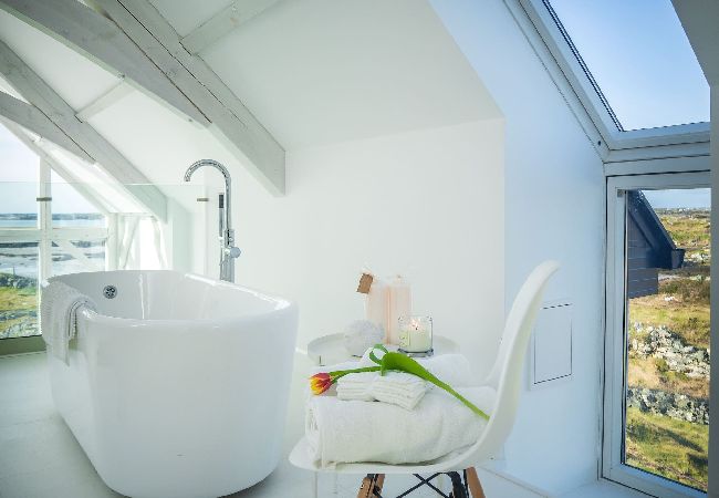 House in Ballyconneely - Doleen Quay House is a luxurious beach holiday home  House in Ballyconneely - Doleen Quay House is a luxurious beach holiday home