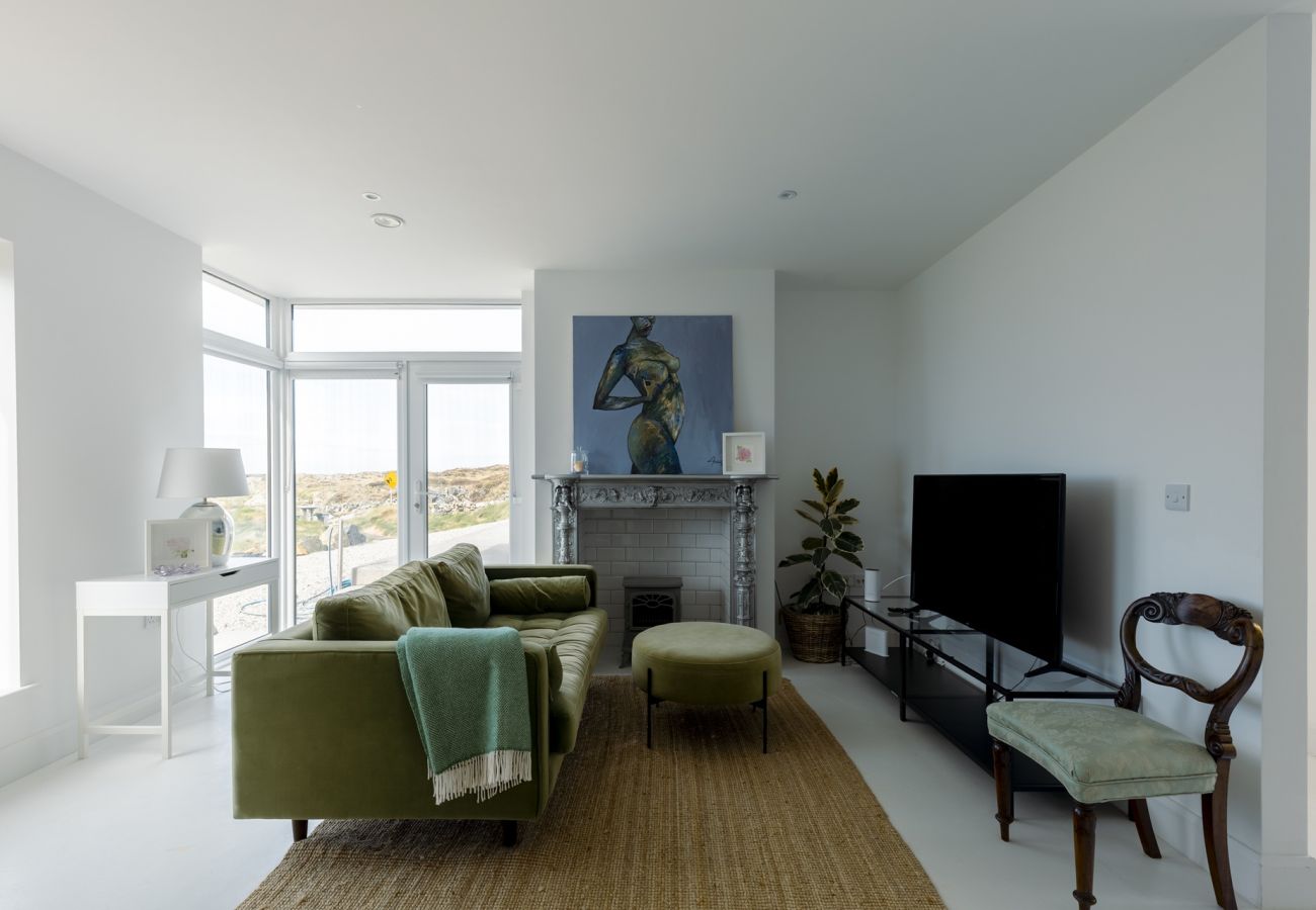 House in Ballyconneely - Doleen Quay House is a luxurious beach holiday home 